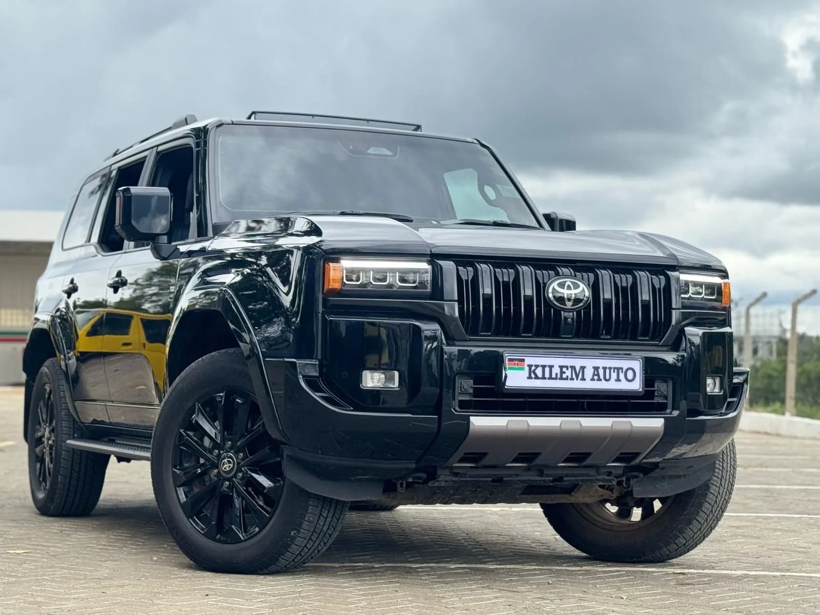 Vehicle photo 1 of 18